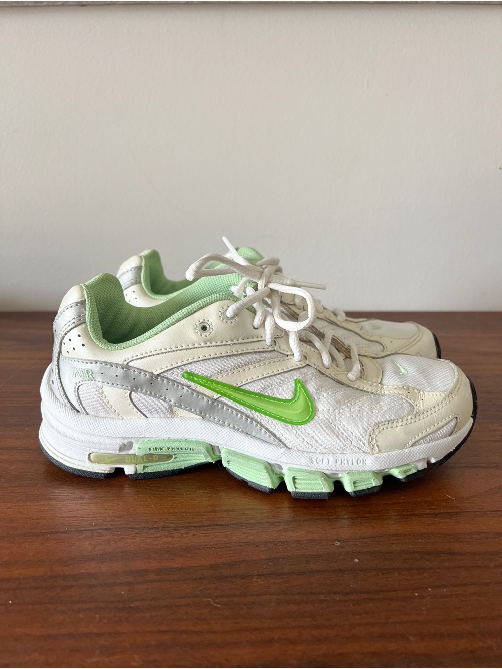 Vintage Nike Air Dual-D Running Shoes White Green Mesh Sneakers Women's Size 8 - Picture 2 of 7